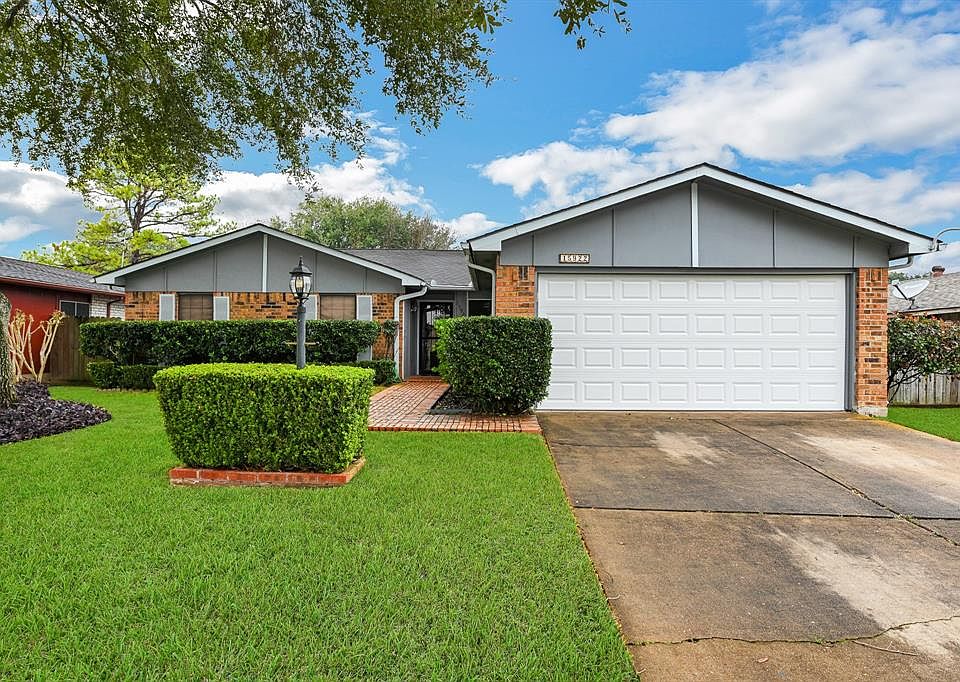 1st image of 15922 Dante Dr