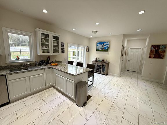 4th image of 657 Sackett Lake Road