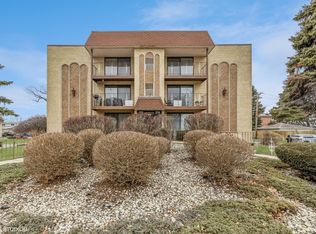 4702 N Austin Ave APT 105, Chicago, IL 60630