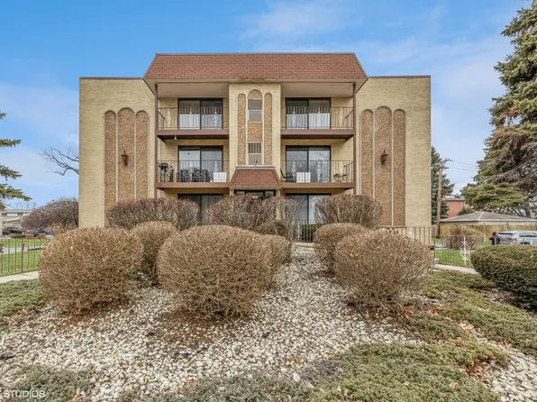4702 N Austin Ave APT 105, Chicago, IL 60630