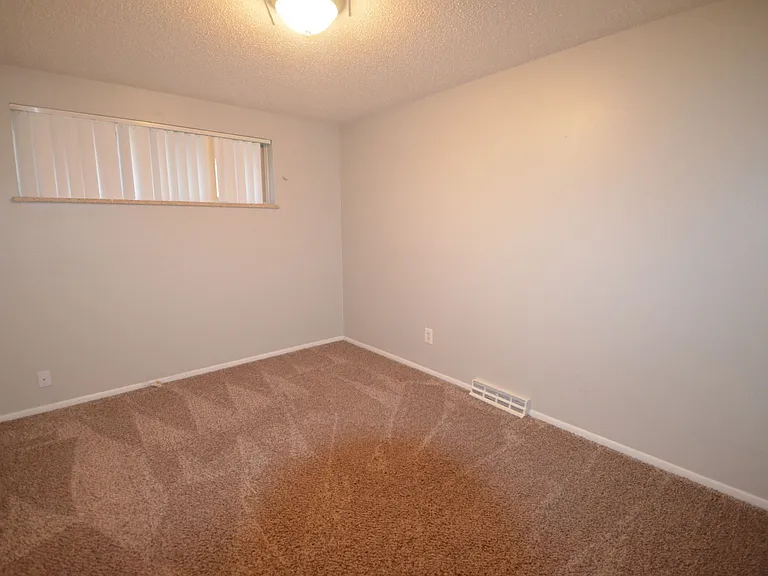 10800-10810 E 4th Way — Photo 7