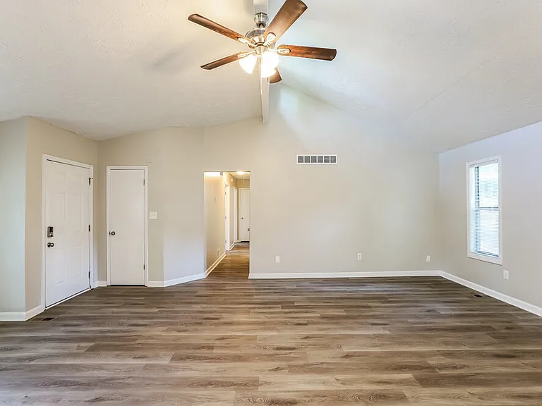 6512 Mitchell Ln SW — Photo 5