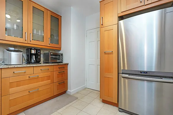 Sold by Robert DeFalco Realty | media 24