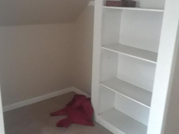 4th image of 930 E Florida Ave