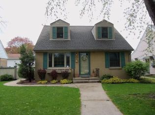 6116 W Kinnickinnic River Pkwy, Milwaukee, WI 53219