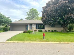 207 1st St NE, Clarks Grove, MN 56016