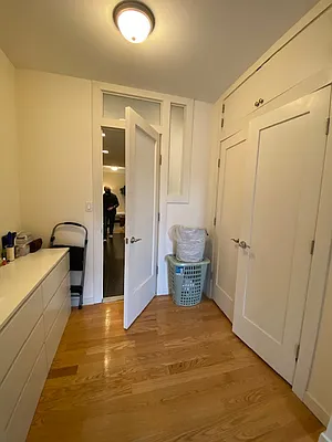 Rented by R New York | media 24