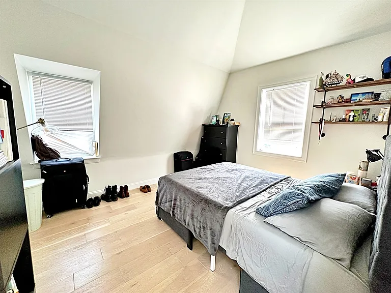 111 Maverick St #2 — Photo 11