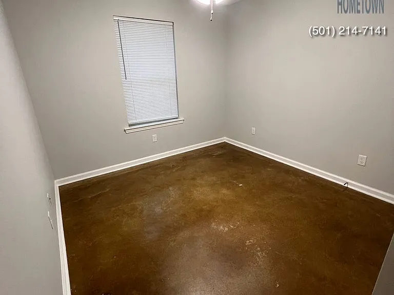226 E Maple St — Photo 7