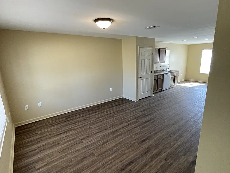 708 Shepard Dr #A — Photo 2