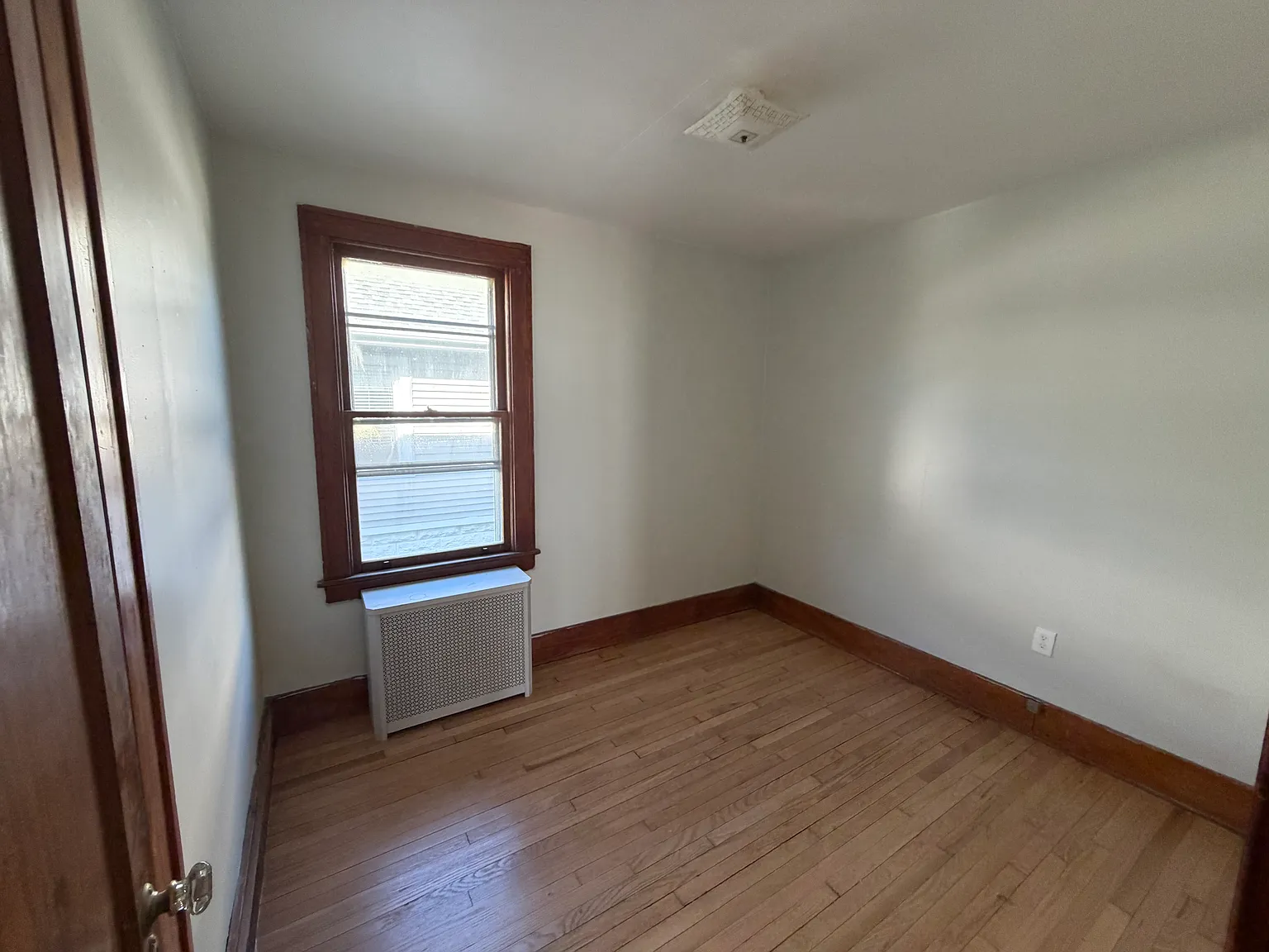 106 Continental Ave — Photo 4