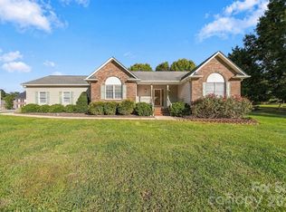1119 Edgefield Ln, Newton, NC 28658