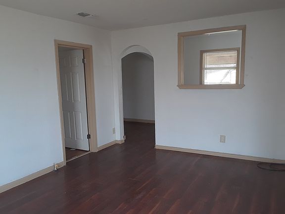 4th image of 606 N Schroeder Ave