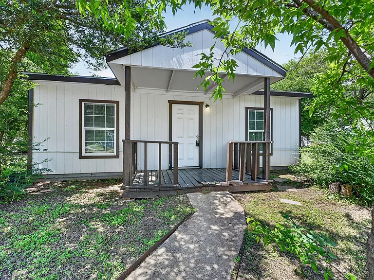 601 Royal St — Photo 1
