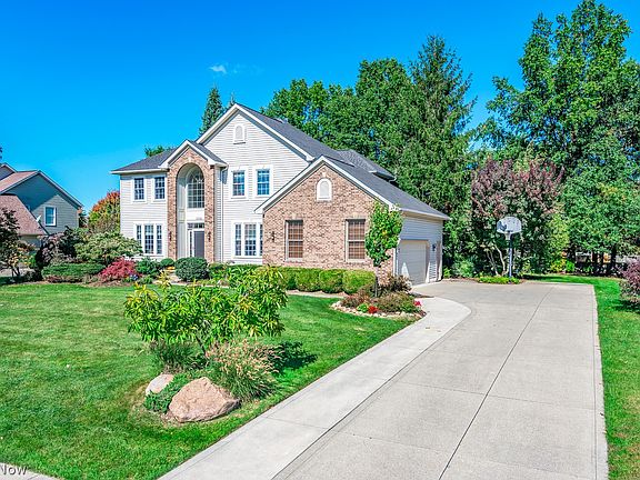 3rd image of 33706 N Fall Lake Dr