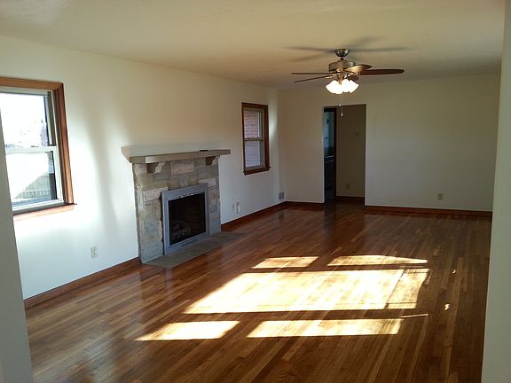 5th image of 95 Brookside Dr