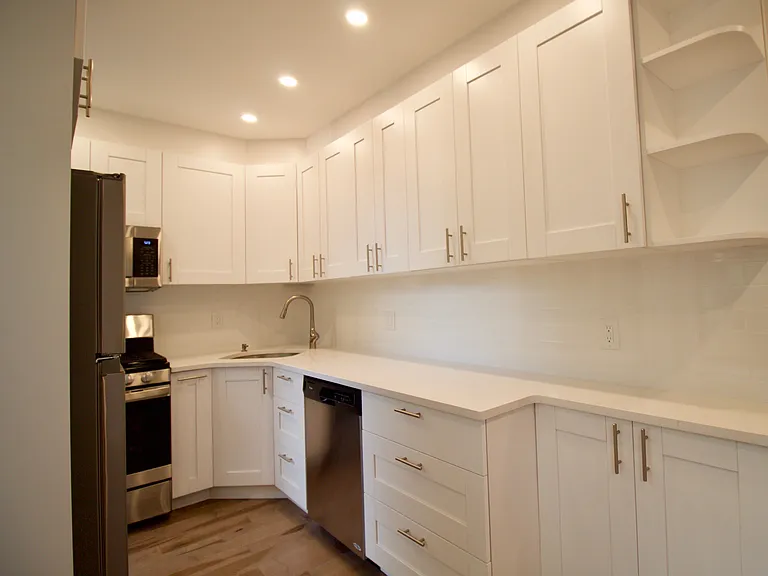 337 Clinton St #3 — Photo 11