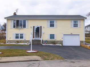 2 Flanders St, Johnston, RI 02919