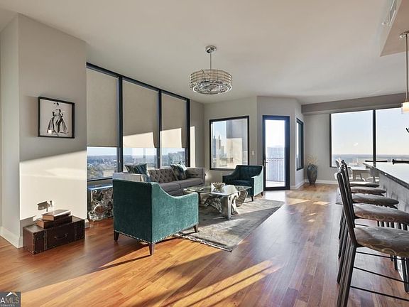 5th image of 2828 Peachtree Rd NW APT 2701