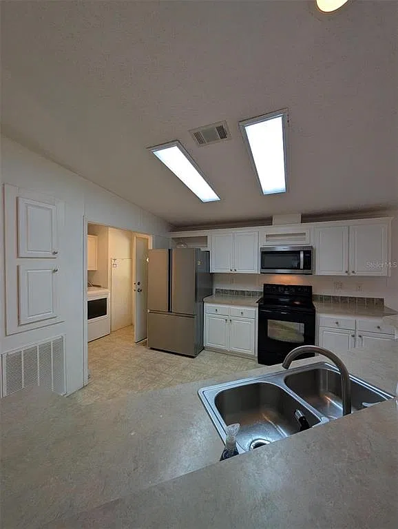 3 bed, 2.0 bath, 1456 sqft, $1,675 — Photo 4