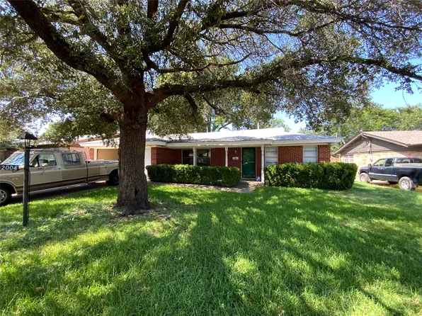 2004 Bettibart St, Fort Worth, TX 76134