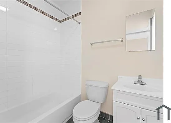 3 bed, $1,799 — Photo 4