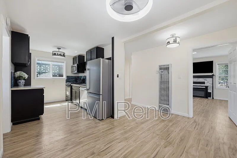 1515 N Carson St — Photo 4