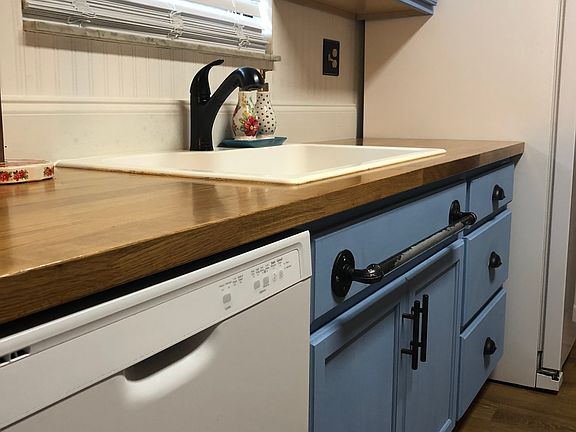 Dishwasher with deep sink 