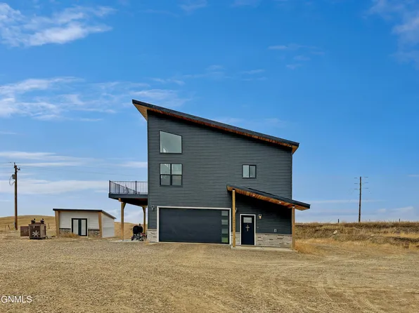 13511 29b St NW, Arnegard, ND 58835