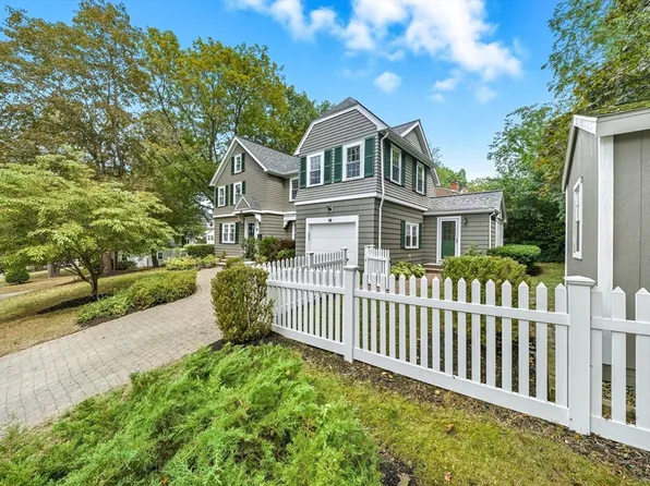 10 Preston Rd, Lexington, MA 02420
