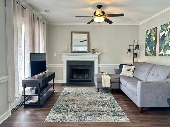 7010 Sandy Forks Rd APT 208, Raleigh, NC 27615