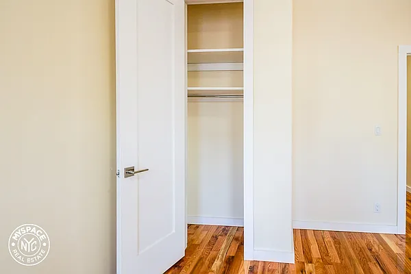 Rented by MySpaceNYC | media 17