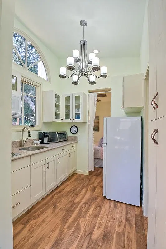 20402 1/2 Elfin Forest Rd — Photo 4