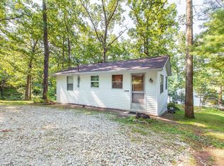 13690 E Sunrise Lake Dr, De Soto, MO 63020