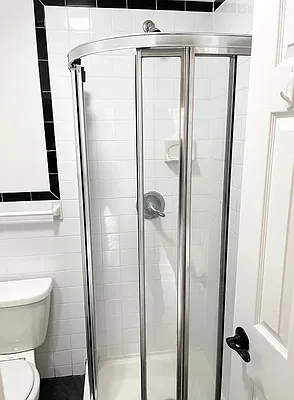 Rented by Icon Realty Services | media 26