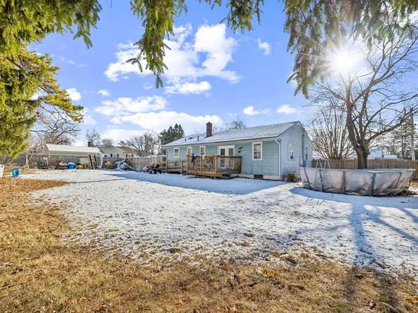 84 Navajo Rd, Springfield, MA 01109