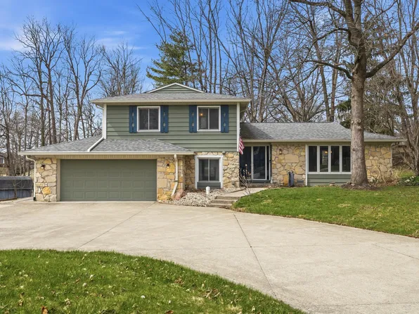 302 Maple Ct, Greenfield, IN 46140