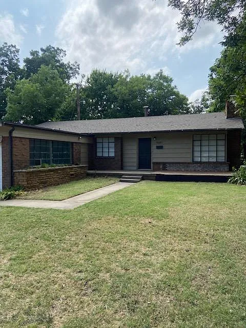 3 bed, 1157 sqft, $1,295 — Photo 1