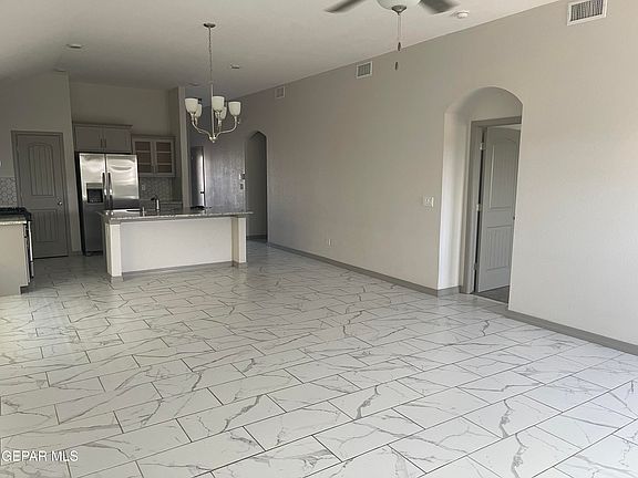 3rd image of 289 Glenlivet Way
