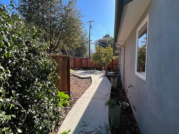 5th image of 320B Kohner Ct
