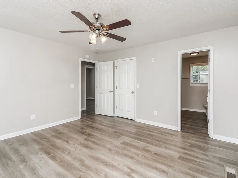 417 Remington Ct — Photo 14