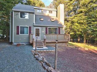 7902 Sleepy Hollow Dr, Tobyhanna, PA