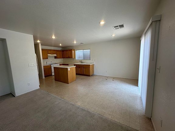 5th image of 262 Patti Ann Woods Dr
