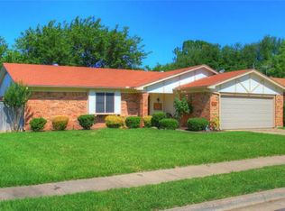 717 NW Charlyne Dr, Burleson, TX 76028