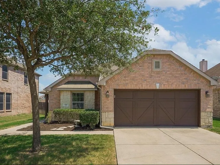 206 Serenade Ln — Photo 5