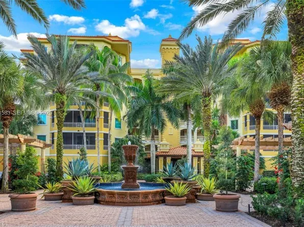 2738 Tiburon Blvd E #B-406, Naples, FL 34109