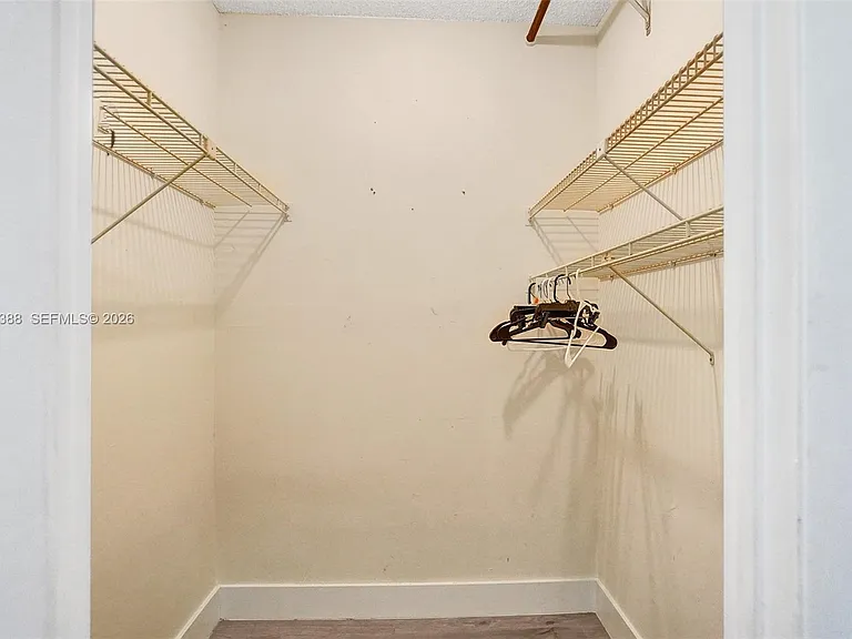 400 N Riverside Dr #214 — Photo 16