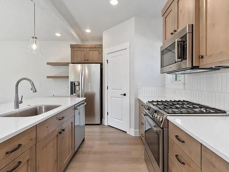Bradbury Luxury Townhomes — Photo 11