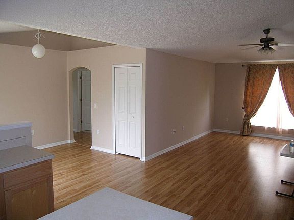 large family room combined with breakfast nook and large kitchen-Entertaining!