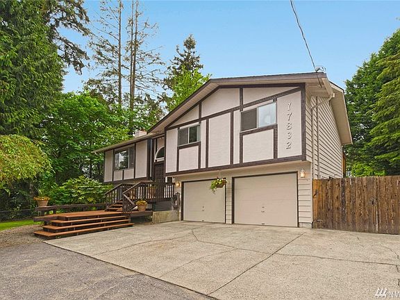 3rd image of 17832 Larch Way